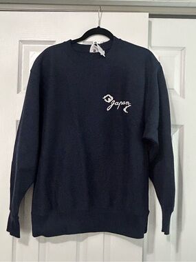 Gu (Uniqlo)Navy Crewneck Sweatshirt with Japan Script